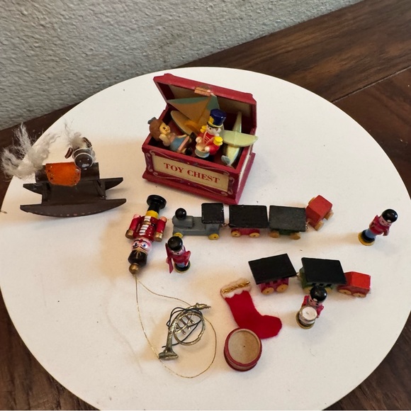Vintage miniature plastic toy chest wooden toys train rocking horse accessories - Picture 2 of 10